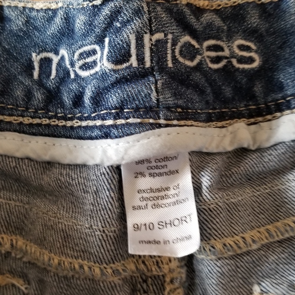 Maurices jeans size 9/10 Short